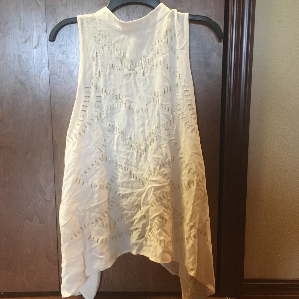 Ivory sparkly open back tank!